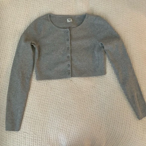 Aritzia Sunday Best Cropped Grey Button Up Cardigan Sweater Top Long Sleeve - Picture 2 of 6